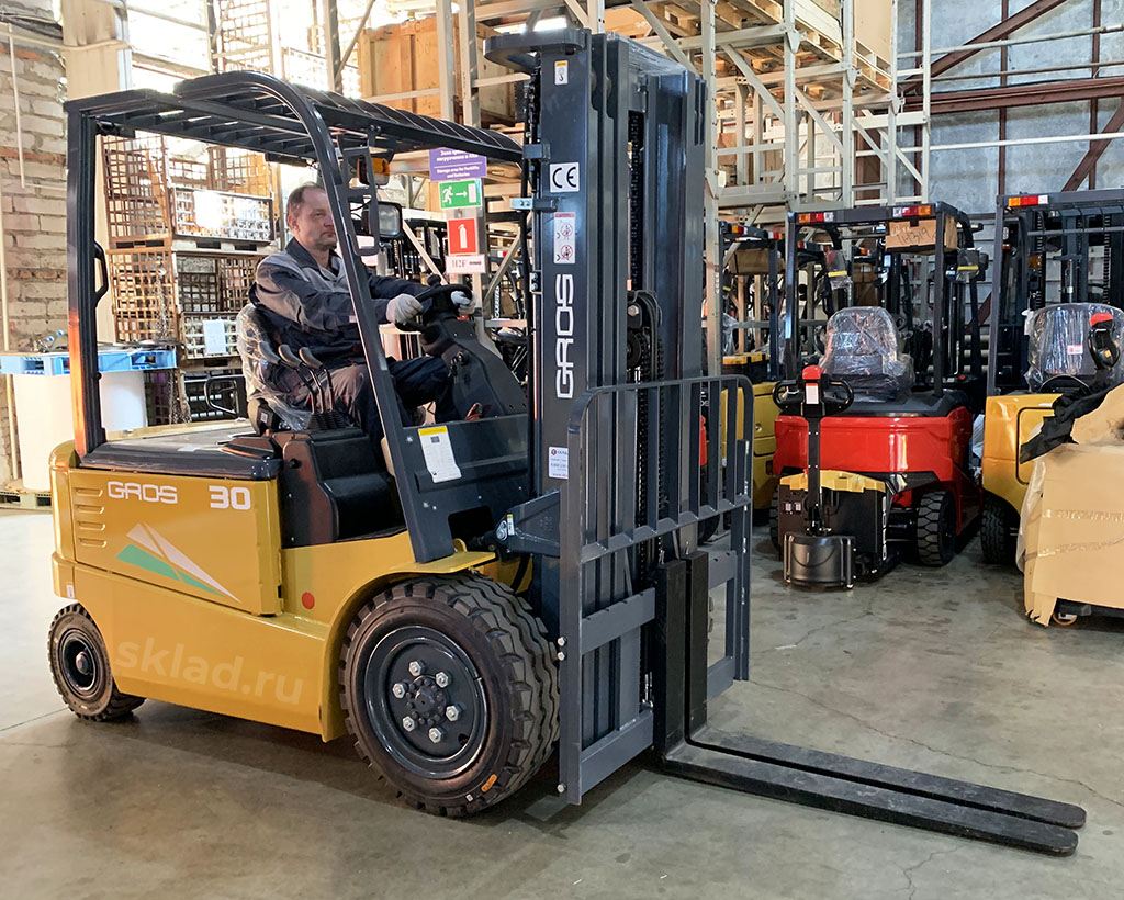 electric_forklift_heli_gros_CPD30_06_sklad.jpg