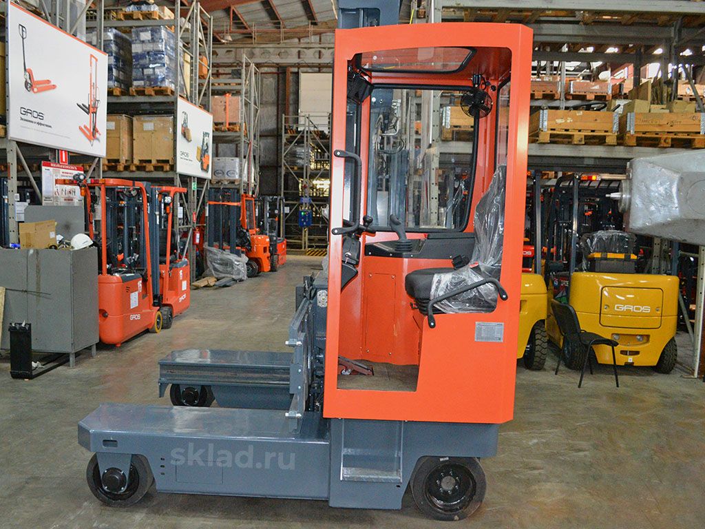 MQC35_Gros_Mima_forklift