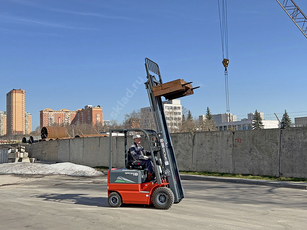 electric_forklift_gros_heli_CPD18-HC2_operator2_sklad.ru