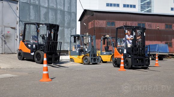 Тест-драйв вилочного погрузчика Doosan D15S-5