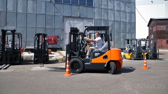 Тест драйв дизельного погрузчика Doosan D30S-5