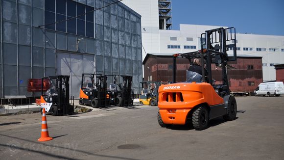 Тест драйв дизельного погрузчика Doosan D50S-5