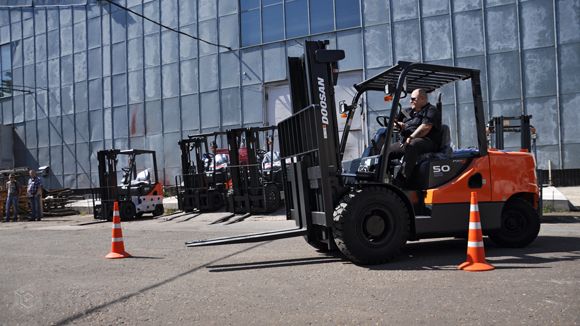 Тест драйв дизельного погрузчика Doosan D50S-5