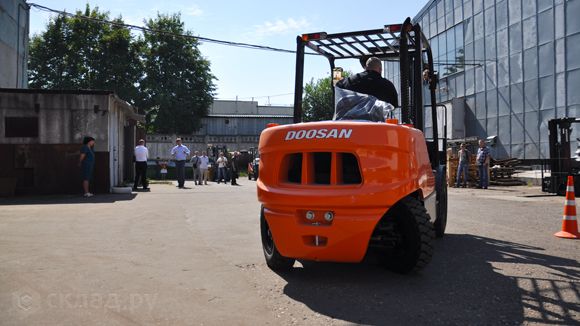Тест драйв дизельного погрузчика Doosan D50S-5