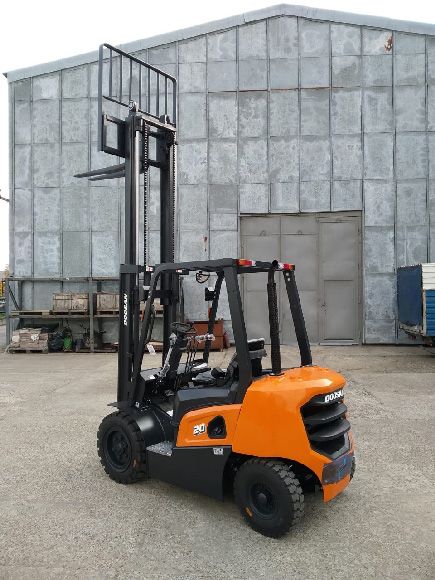 Дизельный погрузчик Doosan D20NX