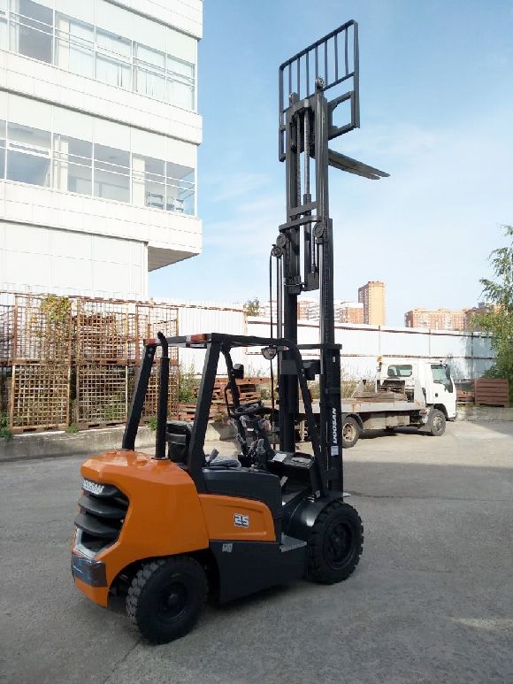 Дизельный погрузчик Doosan D25NXP