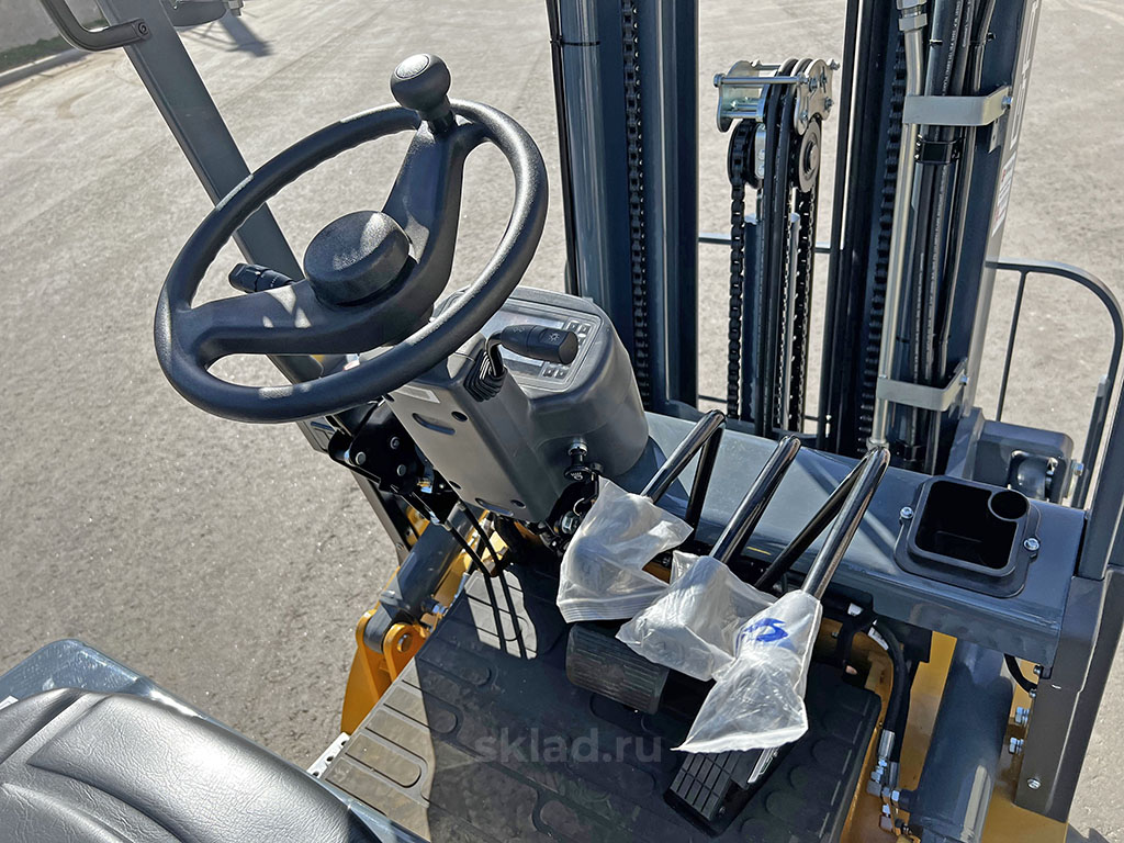 electric_forklift_gros_heli_CPD15-HB3Li_kabina_sklad.ru