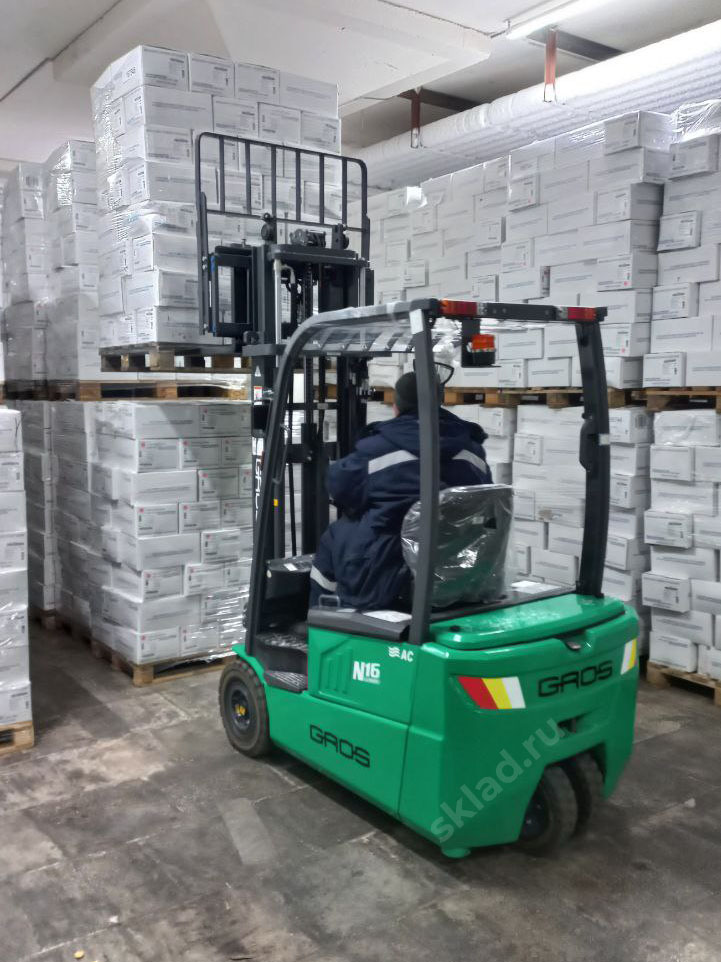 forklift_pallet_01_skladru.jpg