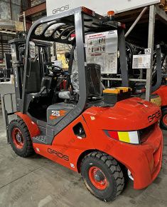 Дизельный вилочный погрузчик 2.5 тонны GROS LG25DT (завод LONKING, двигатель XINCHAI)