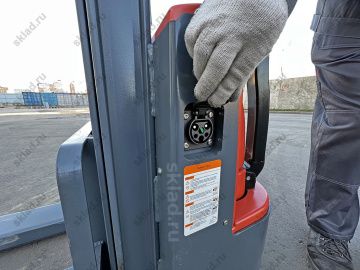 Самоходный штабелер 1200 кг с высотой подъема 2.5 метра GROS MBD1225LC (завод MIMA)