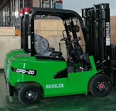 Электропогрузчик вилочный 2.0 тонны четырехопорный BENSLER CPD-20 батарея Li-ion, завод NUOMAN)