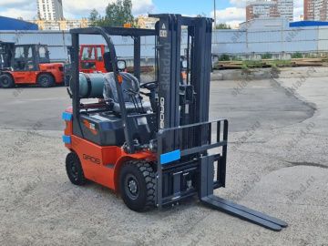 Газобензиновый вилочный погрузчик 1.5 тонны GROS LG15GLT двигатель GCT K21 Япония (завод LONKING)