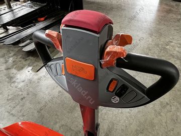 Высотный штабелер электрический 1500 кг с высотой подъема 4.5 метра GROS CL1545GF (аккумулятор Li-ion)