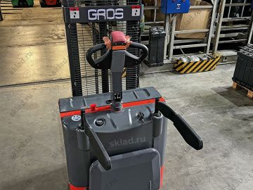 Штабелер самоходный Li-ion 1.5 тонны c высотой подъема 2.6 метра GROS CL1526E-Li (аккумулятор Li-ion)