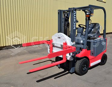 Поставка погрузчика Nichiyu с ротатором