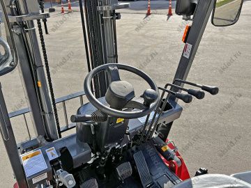 Дизельный вилочный погрузчик 1.5 тонны GROS LG15DT (завод LONKING, двигатель ISUZU)
