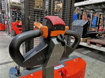 Штабелер электрический самоходный 1500 кгс мачтой 3.5 метра GROS CL1535JB (аккумулятор AGM)