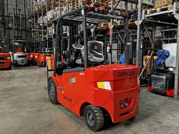 Электропогрузчик вилочный четырехопорный 3 тонны GROS LG30B-Li (батарея Li-ion, завод LONKING)