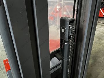 Высотный штабелер электрический 1500 кг с высотой подъема 4.5 метра GROS CL1545GF (аккумулятор Li-ion)