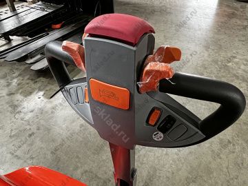 Высотный штабелер электрический 1500 кг с высотой подъема 4.5 метра GROS CL1545GF (аккумулятор Li-ion)