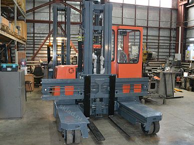 Крупный производитель бытовой техники улучшает складскую эффективность: многоходовый погрузчик GROS