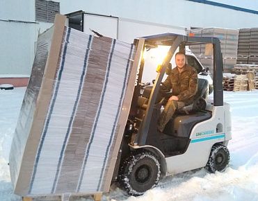 Погрузчики от Mitsubishi Logisnext на ликёроводочном заводе