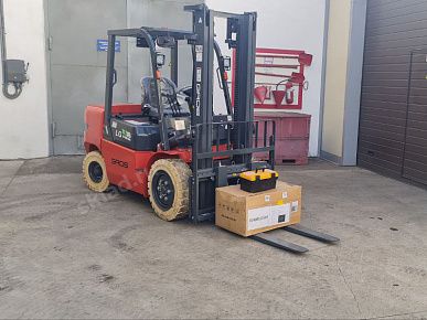 На складе компании, специализирующейся на производстве кабельной продукции, начал работать новый электропогрузчик